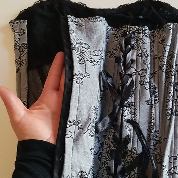 Frederick's Dream Corset - Picture 6 of 8